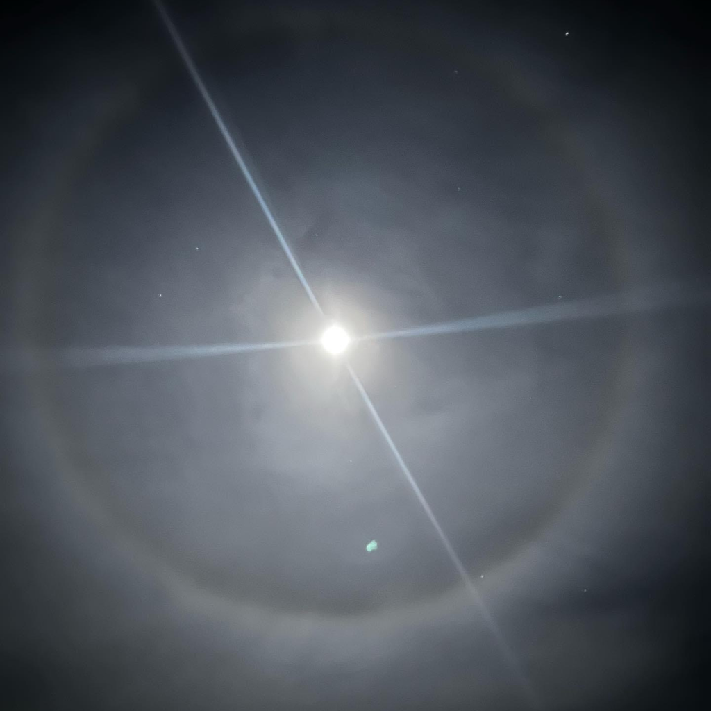 Mond mit Halo